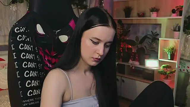 Snapshot of KiraLiLime chatting on March 2025 12:32:01 AM KiraLiLime online show from March 2025 12:32:01 AM