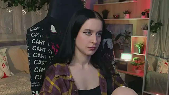 Snapshot of KiraLiLime chatting on March 2025 10:15:02 PM KiraLiLime online show from March 2025 10:15:02 PM