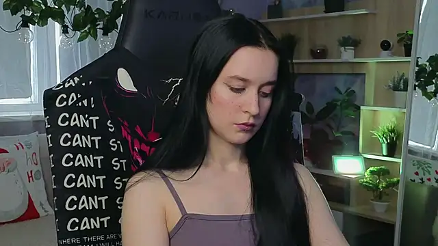 Snapshot of KiraLiLime chatting on March 2025 12:02:02 PM KiraLiLime online show from March 2025 12:02:02 PM