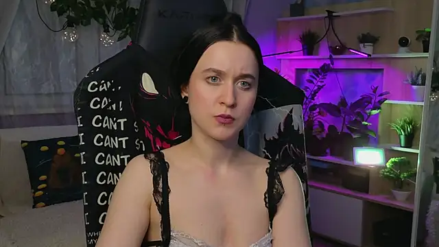 Snapshot of KiraLiLime chatting on March 2025 10:17:01 PM KiraLiLime online show from March 2025 10:17:01 PM