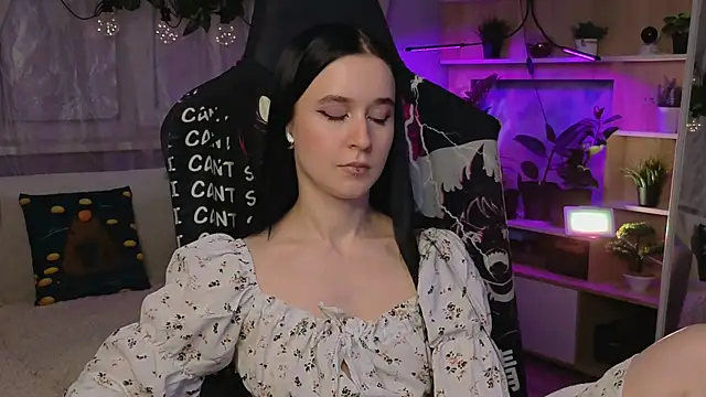 Snapshot of KiraLiLime chatting on March 2025 09:42:02 PM KiraLiLime online show from March 2025 09:42:02 PM