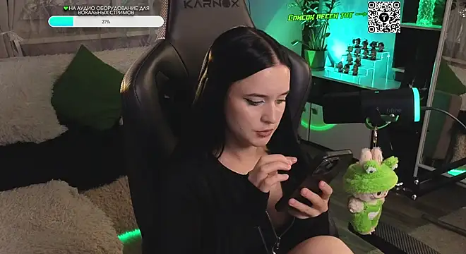 Snapshot of KiraLiLime chatting on September 2025 01:43:01 AM KiraLiLime online show from September 2025 01:43:01 AM