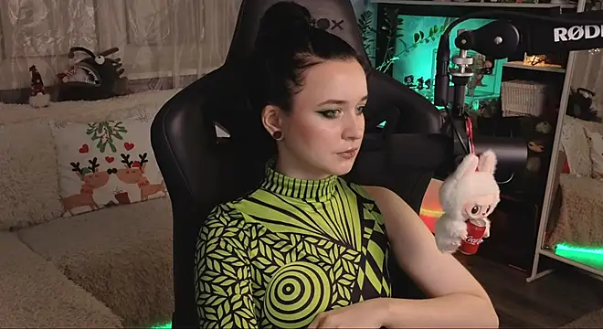 Snapshot of KiraLiLime chatting on January 2026 07:17:01 PM KiraLiLime online show from January 2026 07:17:01 PM