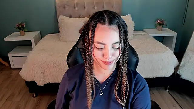 Snapshot of _Charlotte_evans_1 chatting on July 2026 06:32:02 PM Charlotte evans 1 online show from July 2026 06:32:02 PM