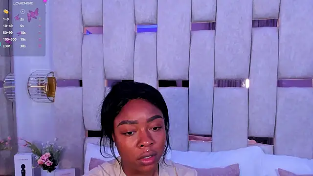 mia schwarz online show from December 2024 09:16:01 PM