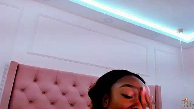 mia schwarz online show from September 2025 09:27:02 PM