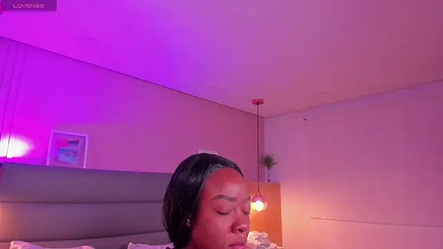 mia schwarz online show from February 2026 12:15:01 PM