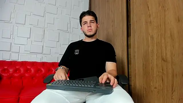 Snapshot of danielclarton1 chatting on December 2024 06:44:01 AM danielclarton1 online show from December 2024 06:44:01 AM