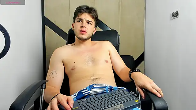 Snapshot of danielclarton1 chatting on January 2025 01:37:02 AM danielclarton1 online show from January 2025 01:37:02 AM