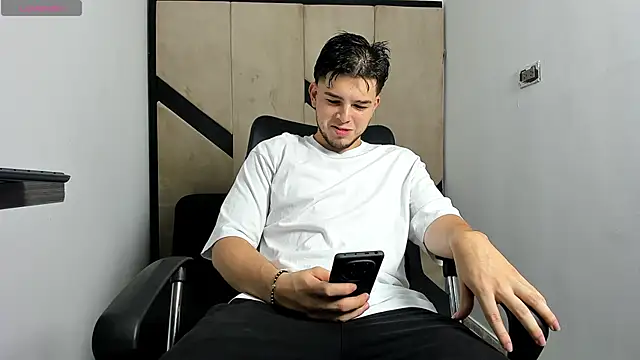 Snapshot of danielclarton1 chatting on February 2025 05:31:02 AM danielclarton1 online show from February 2025 05:31:02 AM