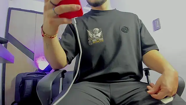 Snapshot of danielclarton1 chatting on October 2025 01:23:01 AM danielclarton1 online show from October 2025 01:23:01 AM