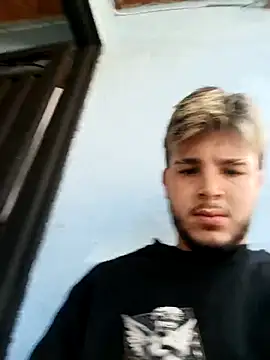 Snapshot of danielclarton1 chatting on October 2025 09:13:02 PM danielclarton1 online show from October 2025 09:13:02 PM