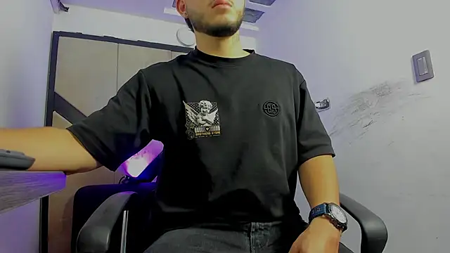 Snapshot of danielclarton1 chatting on October 2025 12:44:02 AM danielclarton1 online show from October 2025 12:44:02 AM