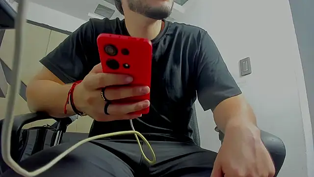 Snapshot of danielclarton1 chatting on October 2025 12:01:02 AM danielclarton1 online show from October 2025 12:01:02 AM