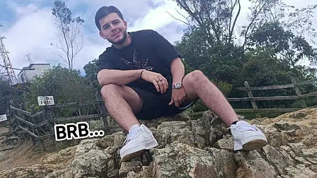 Snapshot of danielclarton1 chatting on October 2025 10:58:01 PM danielclarton1 online show from October 2025 10:58:01 PM