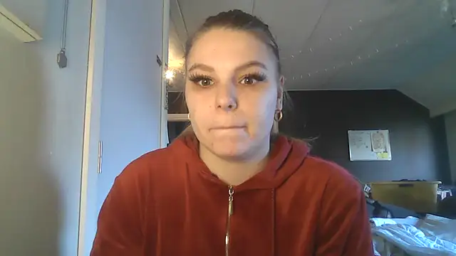 PetiteB Official online show from February 2025 12:44:01 PM