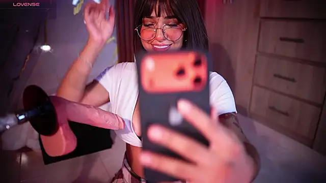 Snapshot of Mikubani18 chatting on March 2026 03:45:02 AM Mikubani18 online show from March 2026 03:45:02 AM