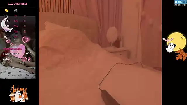 Snapshot of Blondecandie chatting on October 2025 03:55:02 PM Blondecandie online show from October 2025 03:55:02 PM