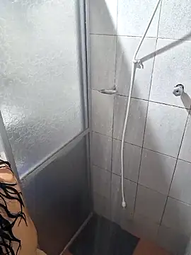 Snapshot of Sweet-diamondxxx chatting on November 2025 01:32:02 PM Sweet-diamondxxx online show from November 2025 01:32:02 PM