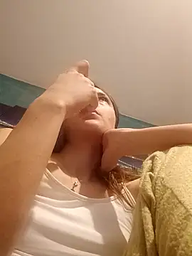 Snapshot of AniaGray chatting on November 2025 10:52:02 PM AniaGray online show from November 2025 10:52:02 PM