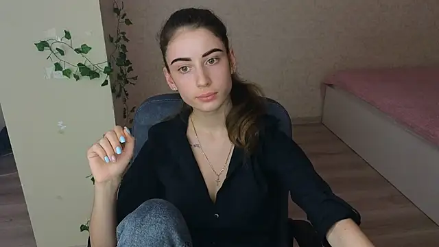 LittleFreya9 online show from January 2025 06:56:01 PM