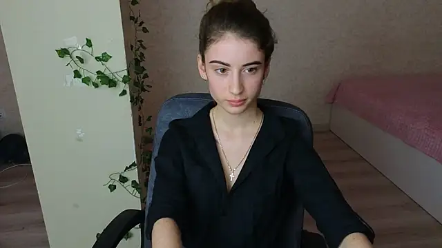 LittleFreya9 online show from January 2025 06:43:02 PM
