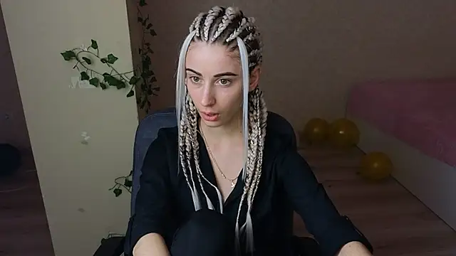 LittleFreya9 online show from February 2025 05:37:01 PM