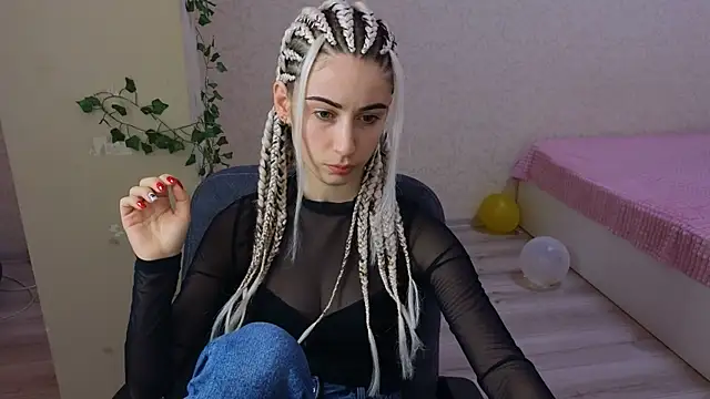 LittleFreya9 online show from February 2025 04:08:01 PM
