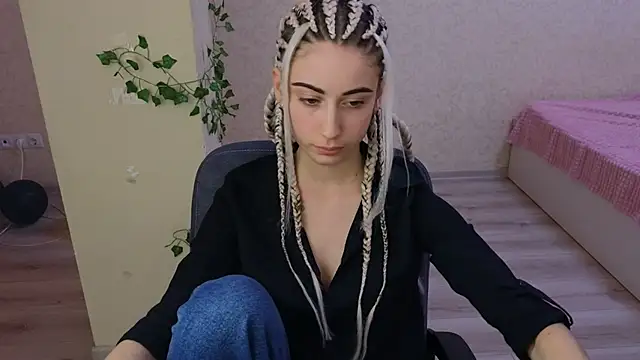 LittleFreya9 online show from February 2025 04:47:01 PM