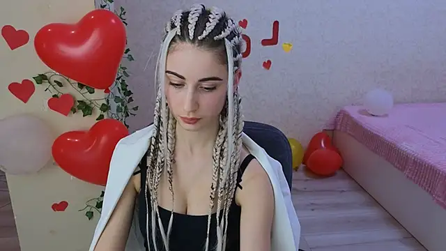 LittleFreya9 online show from February 2025 04:52:01 PM