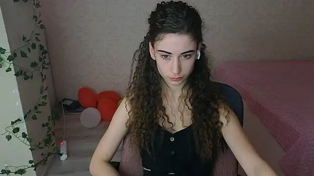 LittleFreya9 online show from February 2025 03:41:02 PM
