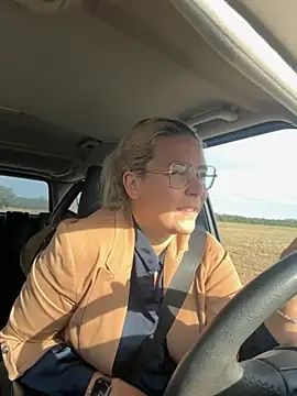 EmyLana online show from October 2025 08:01:01 AM