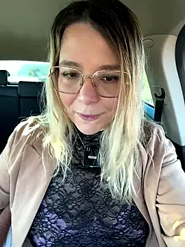 EmyLana online show from March 2026 07:11:02 AM