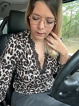EmyLana online show from April 2026 06:49:01 AM