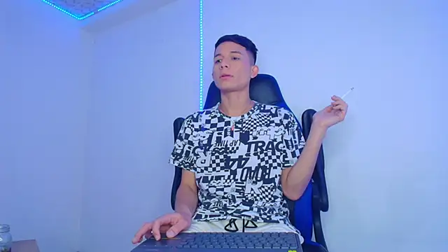 bryamer 19 online show from February 2025 06:18:02 AM