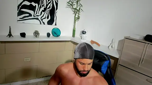 Snapshot of Daemon21 chatting on October 2025 01:35:01 AM Daemon21 online show from October 2025 01:35:01 AM