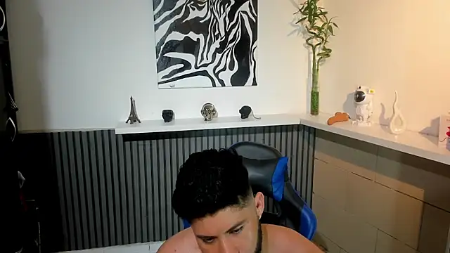 Snapshot of Daemon21 chatting on October 2025 05:35:01 PM Daemon21 online show from October 2025 05:35:01 PM