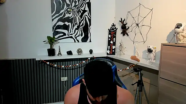 Snapshot of Daemon21 chatting on October 2025 07:04:02 PM Daemon21 online show from October 2025 07:04:02 PM