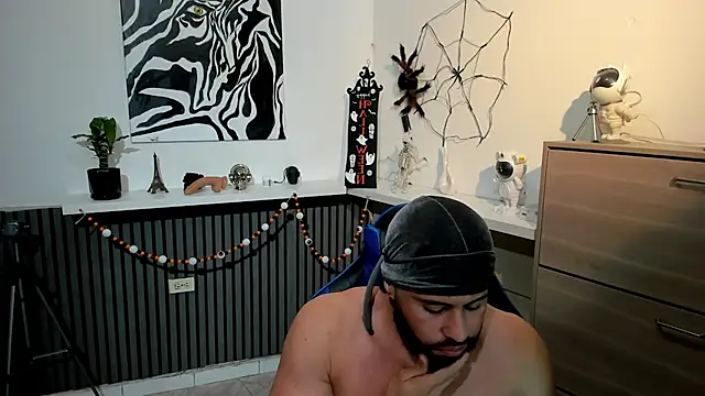 Snapshot of Daemon21 chatting on November 2025 01:37:01 AM Daemon21 online show from November 2025 01:37:01 AM