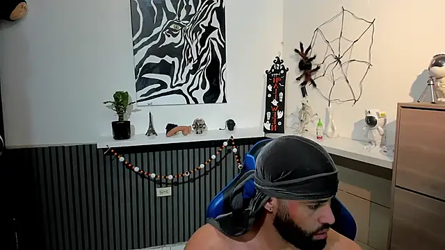 Snapshot of Daemon21 chatting on November 2025 10:42:02 PM Daemon21 online show from November 2025 10:42:02 PM