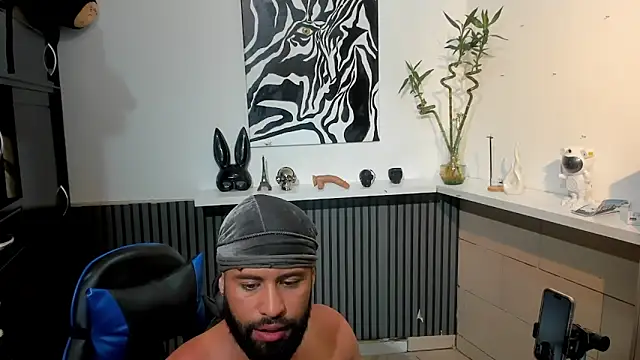 Snapshot of Daemon21 chatting on November 2025 10:10:01 PM Daemon21 online show from November 2025 10:10:01 PM