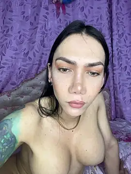 Snapshot of hellendollxxx chatting on January 2026 01:44:01 AM hellendollxxx online show from January 2026 01:44:01 AM