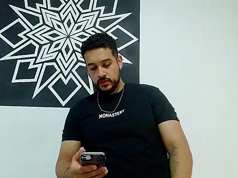 Snapshot of _CHRIS-DENNIS_ chatting on April 2026 01:25:01 AM CHRIS-DENNIS online show from April 2026 01:25:01 AM