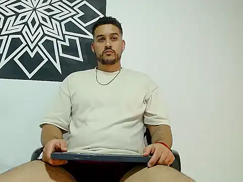 Snapshot of _CHRIS-DENNIS_ chatting on April 2026 02:11:02 AM CHRIS-DENNIS online show from April 2026 02:11:02 AM