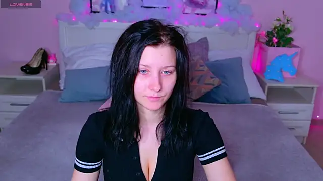 Snapshot of SarahStanley chatting on March 2025 09:05:02 AM SarahStanley online show from March 2025 09:05:02 AM
