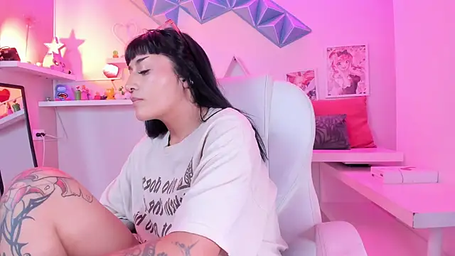 Valkiria ponce online show from May 2026 05:01:02 AM