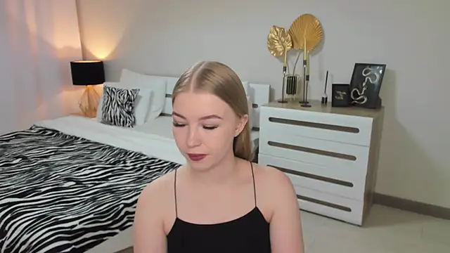 shy  lady online show from March 2025 06:30:01 PM