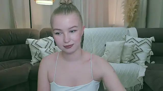 Snapshot of shy__lady chatting on April 2026 11:26:02 AM shy lady online show from April 2026 11:26:02 AM