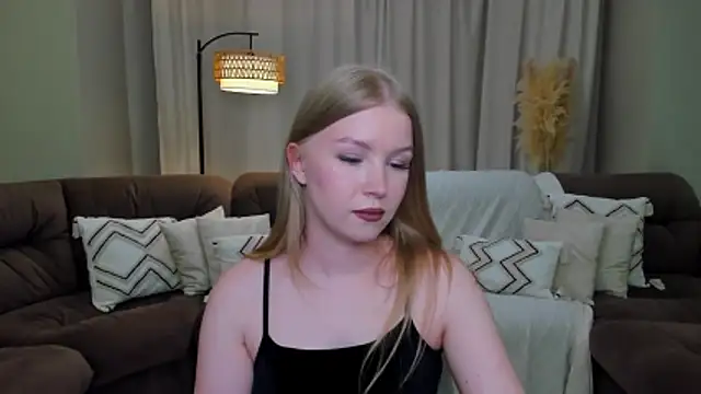 Snapshot of shy__lady chatting on May 2026 06:05:02 PM shy lady online show from May 2026 06:05:02 PM