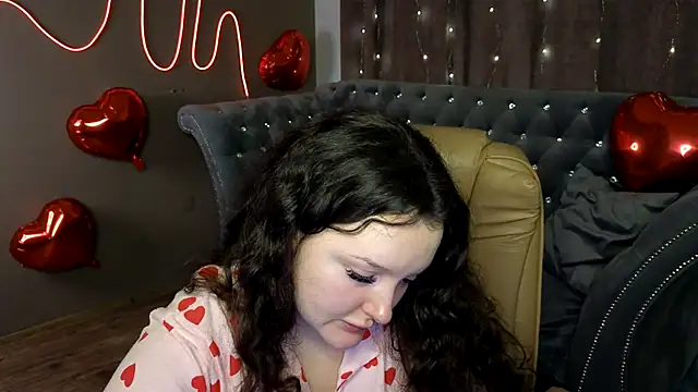 Snapshot of GloriNichols chatting on February 2025 10:00:02 AM GloriNichols online show from February 2025 10:00:02 AM